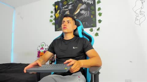 Jamess hott online show from 01-23-25, 11:05