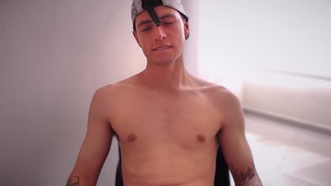 jamesss____ online show from 01-16-25, 06:48