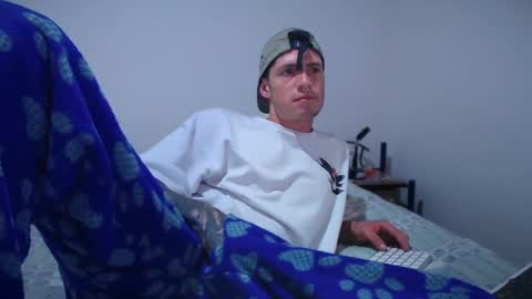 jamesss____ online show from 02-11-25, 04:01