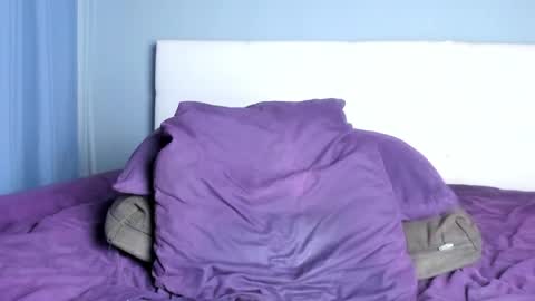 James Strong online show from 04-12-26, 02:49