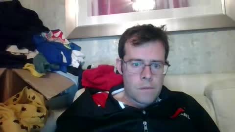 Snapshot of jamie516 chatting on 10-31-25, 06:31 jamie516 online show from 10-31-25, 06:31