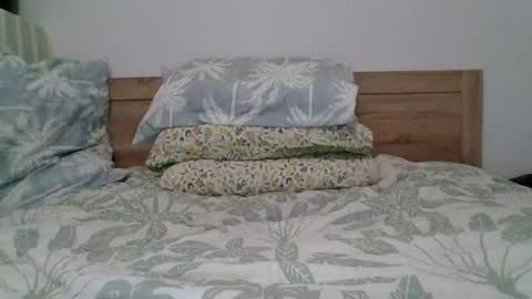 jamie_xerri_32 online show from 06-20-26, 04:32