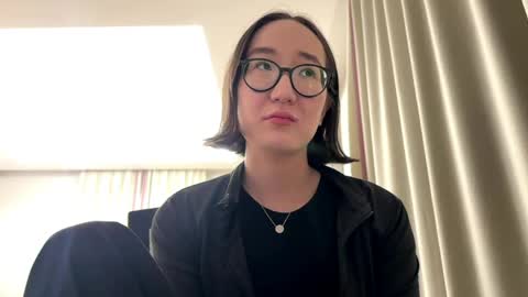 Snapshot of jamieelfering chatting on 05-19-26, 06:36 Jenny online show from 05-19-26, 06:36