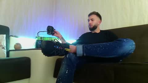 Robbie online show from 03-05-25, 03:18