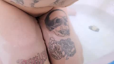 Snapshot of jamwarnerone chatting on 07-11-26, 02:36 Bootyshows online show from 07-11-26, 02:36