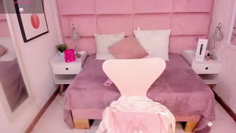 Janah Myers online show from 10-25-25, 01:24