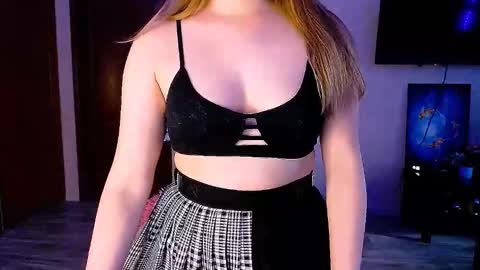 Snapshot of janeblossomhot chatting on 10-11-25, 07:01 Jane online show from 10-11-25, 07:01