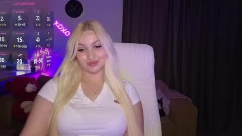 Snapshot of janemiss chatting on 05-09-26, 03:39 Jane online show from 05-09-26, 03:39