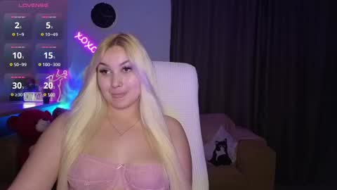 Snapshot of janemiss chatting on 05-10-26, 08:14 Jane online show from 05-10-26, 08:14