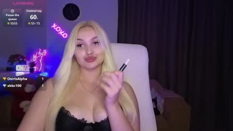 Snapshot of janemiss chatting on 05-11-26, 09:56 Jane online show from 05-11-26, 09:56