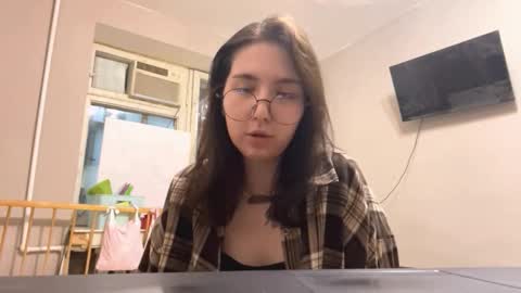 Snapshot of janetlarrabee chatting on 11-13-25, 10:25 Hello My name is Lia im new model here and little but shy but curious. online show from 11-13-25, 10:25