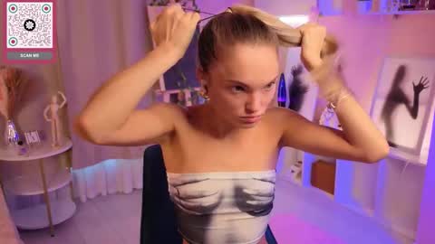 Hi Im Alice and here youll find something online show from 10-20-25, 06:03