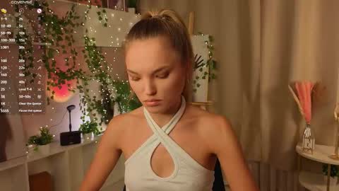 Hi Im Alice and here youll find something online show from 11-13-25, 06:12