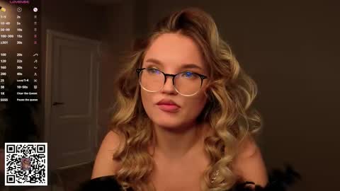 Hi Im Alice and here youll find something online show from 01-09-26, 06:16