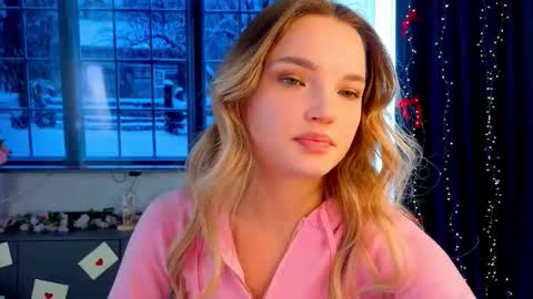 Hi Im Alice and here youll find something online show from 02-22-26, 06:13