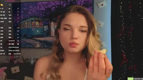 Hi Im Alice and here youll find something online show from 04-05-26, 06:21