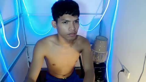 janlloyd04 online show from 03-12-26, 08:53