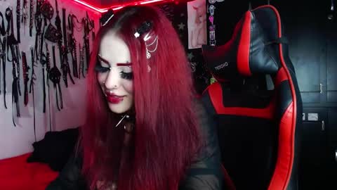 Snapshot of janna_ink chatting on 12-27-24, 04:58      online show from 12-27-24, 04:58