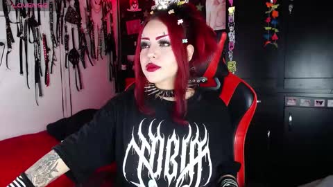 Snapshot of janna_ink chatting on 12-31-24, 02:51      online show from 12-31-24, 02:51