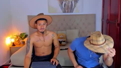 janomar01 online show from 10-22-25, 06:40