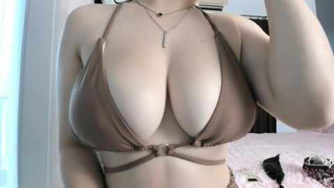 Snapshot of jap_amelle chatting on 02-28-25, 07:05 Amelle online show from 02-28-25, 07:05