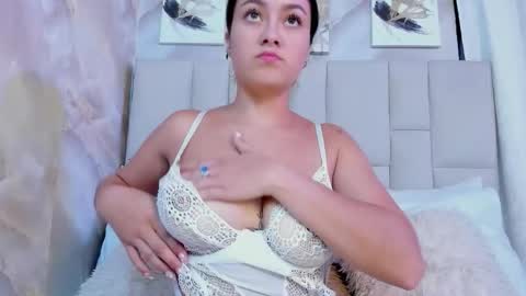 Snapshot of jaslyn__smith chatting on 02-05-26, 06:01 Jaslyn online show from 02-05-26, 06:01