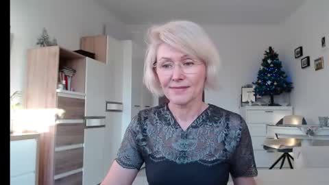 Snapshot of jasmin18v chatting on 12-25-24, 01:41 Jasmin room for people 40 online show from 12-25-24, 01:41
