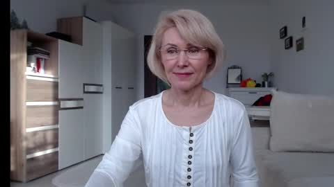 Snapshot of jasmin18v chatting on 02-02-25, 01:30 Jasmin room for people 40 online show from 02-02-25, 01:30
