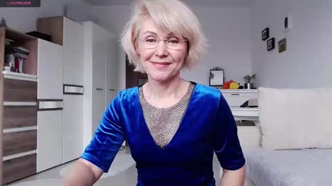 Snapshot of jasmin18v chatting on 02-09-25, 01:25 Jasmin room for people 40 online show from 02-09-25, 01:25