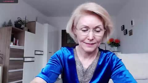 Snapshot of jasmin18v chatting on 02-23-25, 01:32 Jasmin room for people 40 online show from 02-23-25, 01:32