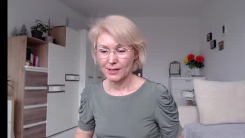 Snapshot of jasmin18v chatting on 02-25-25, 01:39 Jasmin room for people 40 online show from 02-25-25, 01:39
