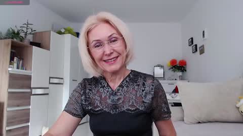 Snapshot of jasmin18v chatting on 10-09-25, 01:20 Jasmin room for people 40 online show from 10-09-25, 01:20