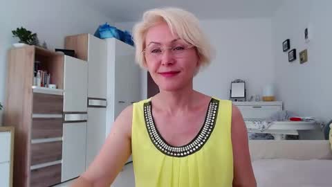 Jasmin room for people 40 online show from 04-17-26, 12:52