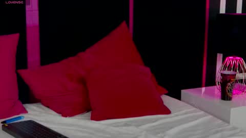 Snapshot of jasmin_voss chatting on 11-20-25, 06:29 Jasmin online show from 11-20-25, 06:29