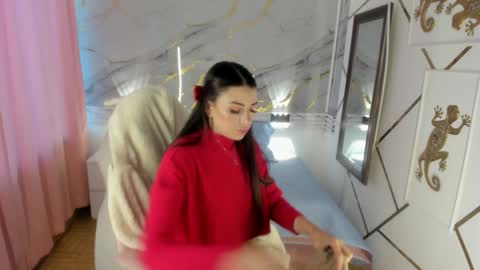 Snapshot of jasmine_hyper_1 chatting on 12-16-24, 02:05 Jas online show from 12-16-24, 02:05