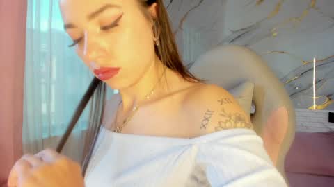 Snapshot of jasmine_hyper_1 chatting on 12-19-24, 08:34 Jas online show from 12-19-24, 08:34