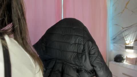 Snapshot of jasmine_hyper_1 chatting on 12-27-24, 02:12 Jas online show from 12-27-24, 02:12