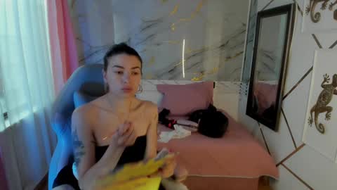 Snapshot of jasmine_hyper_1 chatting on 12-30-24, 01:36 Jas online show from 12-30-24, 01:36