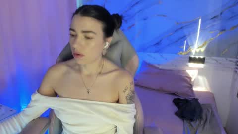 Snapshot of jasmine_hyper_1 chatting on 03-11-25, 05:35 Jas online show from 03-11-25, 05:35