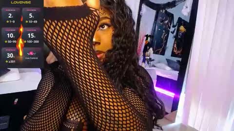 Instagram jasminecampbell1  online show from 10-31-25, 05:47