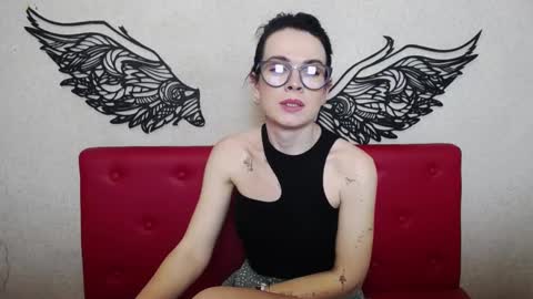 JasmineKouch online show from 02-08-25, 12:38