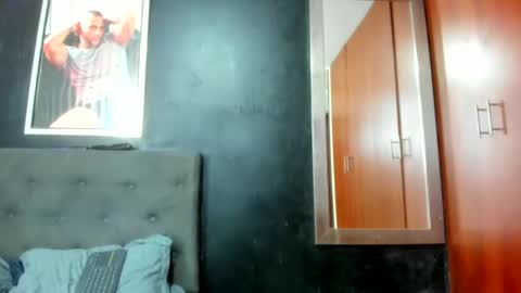 Snapshot of jasonmartiinez chatting on 12-19-24, 07:40 online show from 12-19-24, 07:40