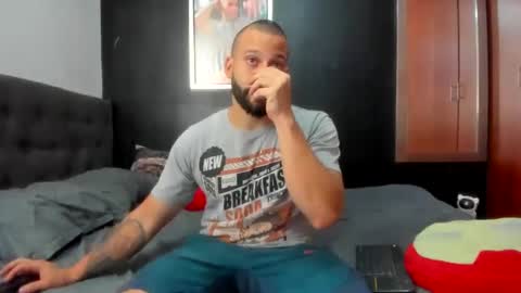 Snapshot of jasonmartiinez chatting on 01-22-25, 02:14 online show from 01-22-25, 02:14