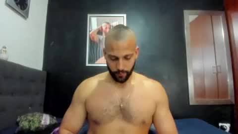 Snapshot of jasonmartiinez chatting on 02-22-25, 10:07 online show from 02-22-25, 10:07