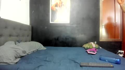 Snapshot of jasonmartiinez chatting on 10-06-25, 01:14 online show from 10-06-25, 01:14