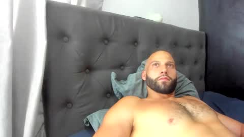 Snapshot of jasonmartiinez chatting on 10-24-25, 06:48 online show from 10-24-25, 06:48