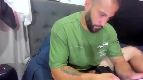 Snapshot of jasonmartiinez chatting on 10-31-25, 05:58 online show from 10-31-25, 05:58