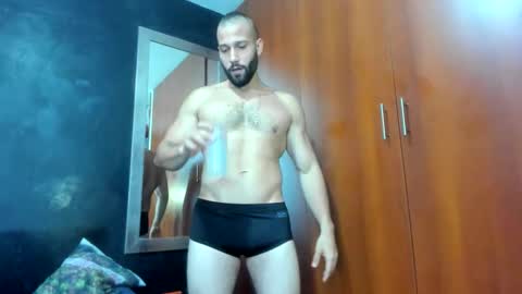 Snapshot of jasonmartiinez chatting on 12-03-25, 04:49 online show from 12-03-25, 04:49