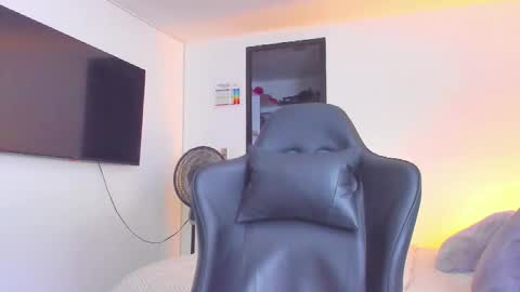 JBrooksXx online show from 09-28-25, 08:47