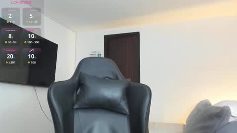 JBrooksXx online show from 10-09-25, 07:23